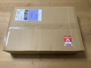 ふるさと納税：pc：届いた状態の段ボール（外箱）